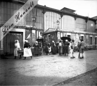 10 Le marché aux poissons des Sables d'Olonne en 1904