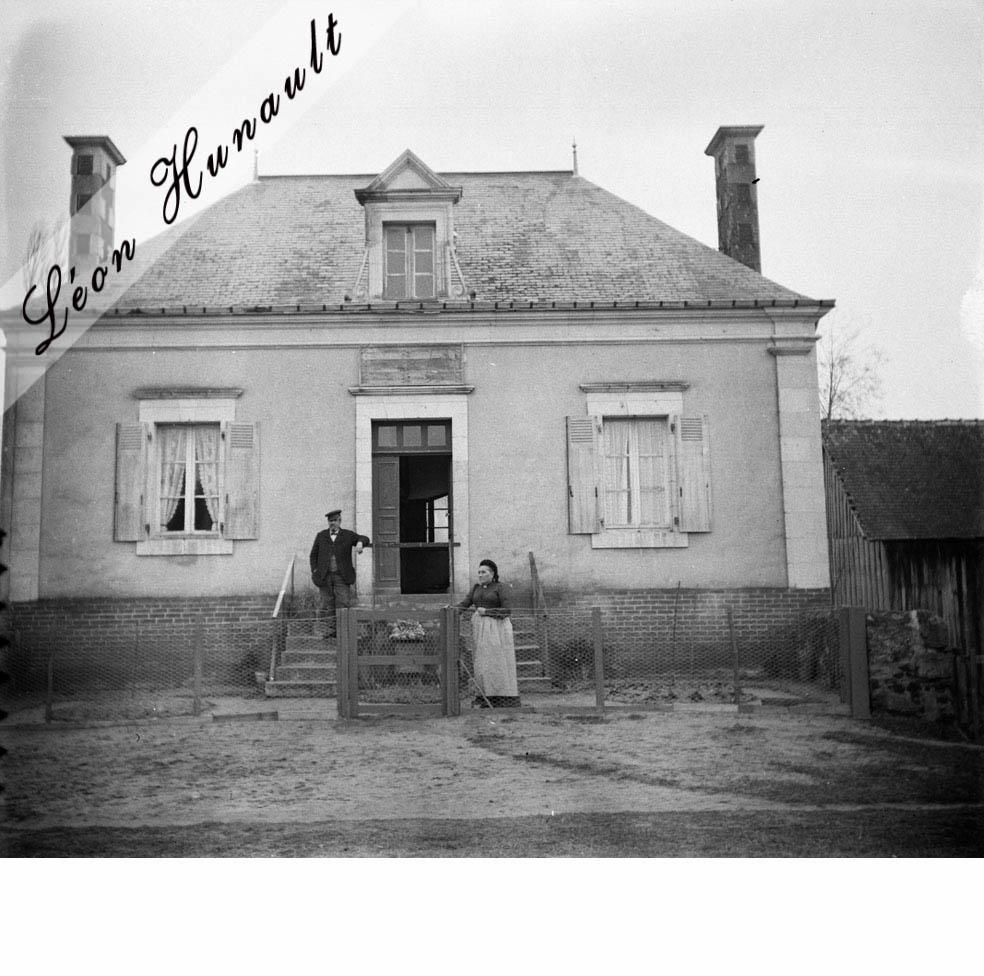 12. Jean et Clémence à Guécélard - 1904