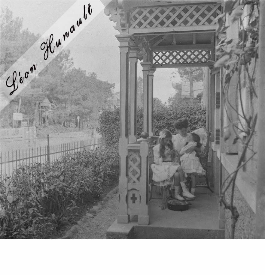 15. Villa Alice à La Baule en 1907 - Lucienne, Denise et Léonie