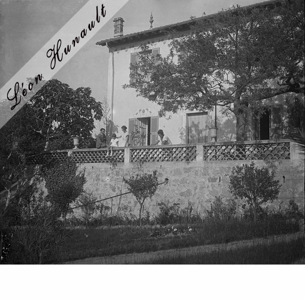 28. La Maison Rose - 1925