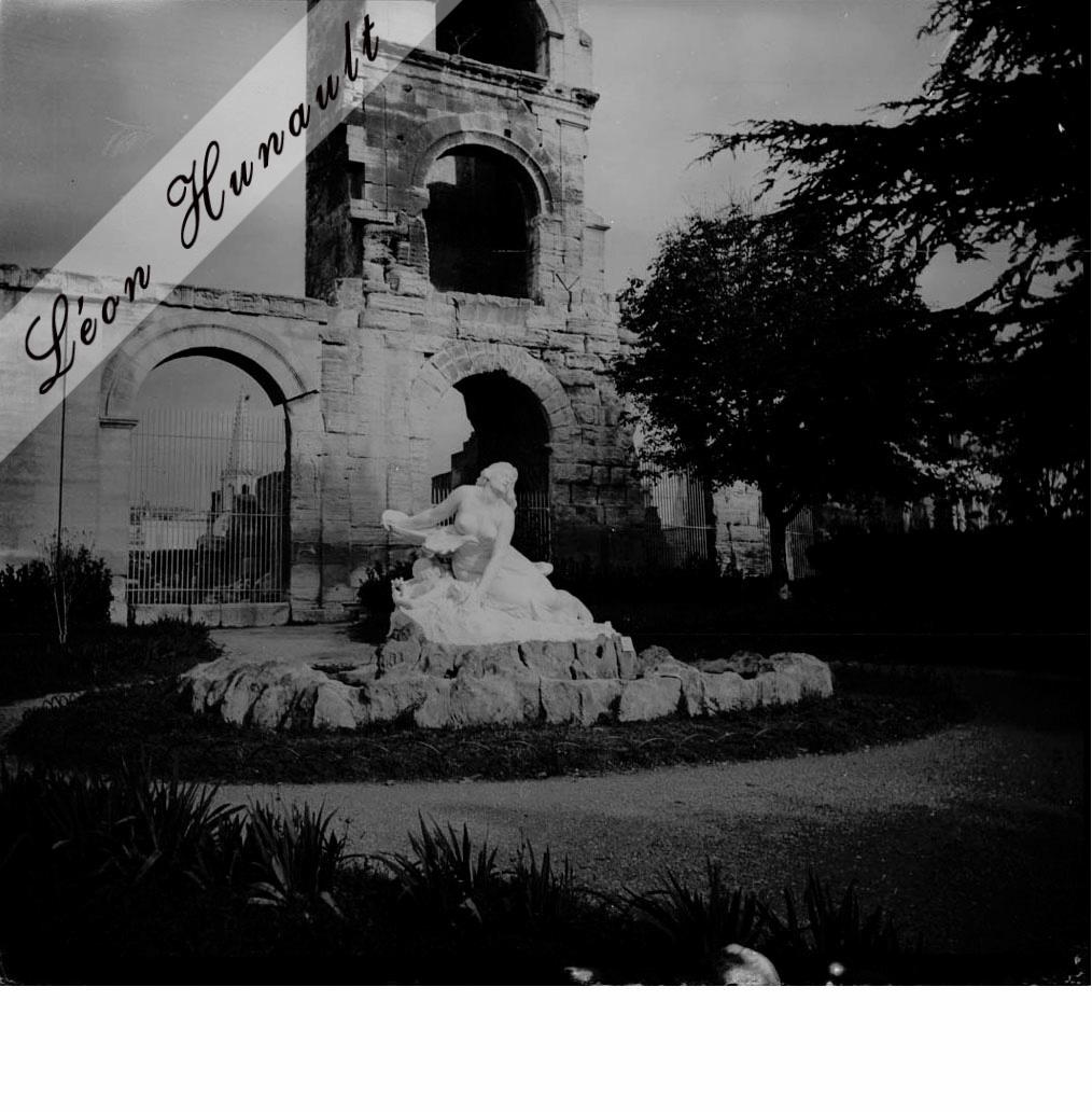 3. jardin public - statue de Niobé