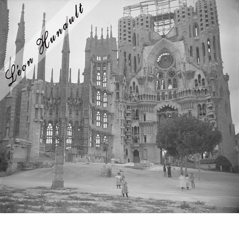 6. la Sagrada Familia - façade de la nativité - 1909