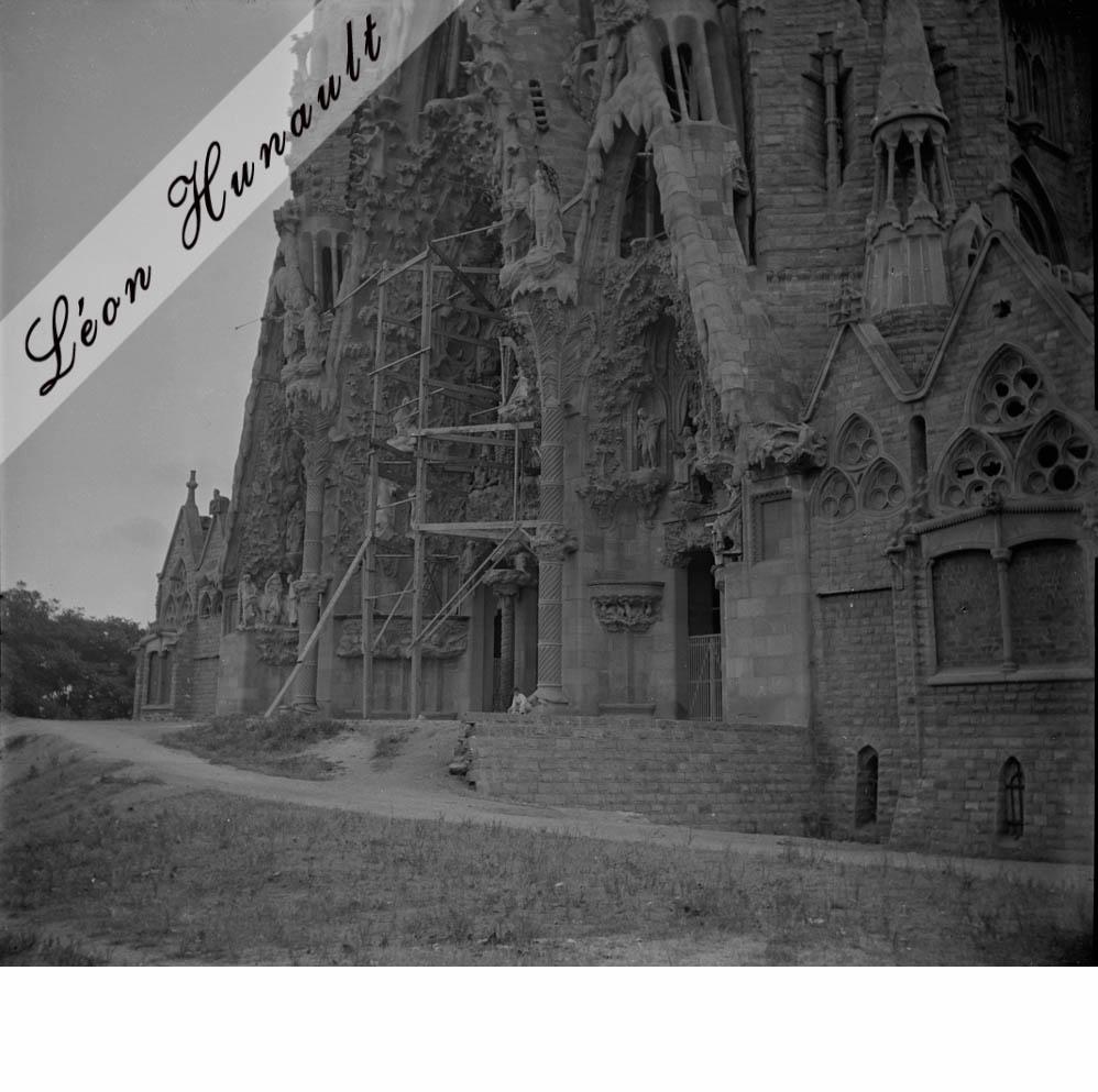 7. la Sagrada Familia - portail de la nativité - 1909