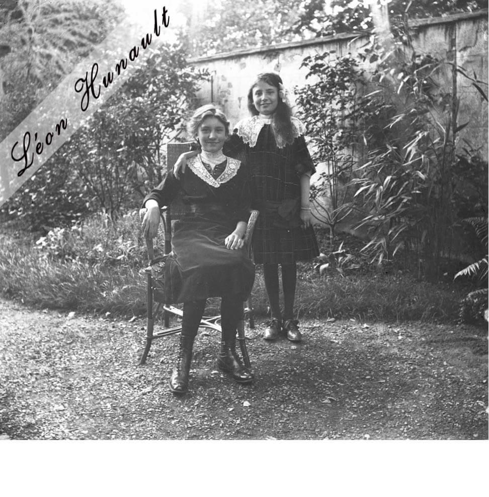 13. Lucienne et Denise - 1912