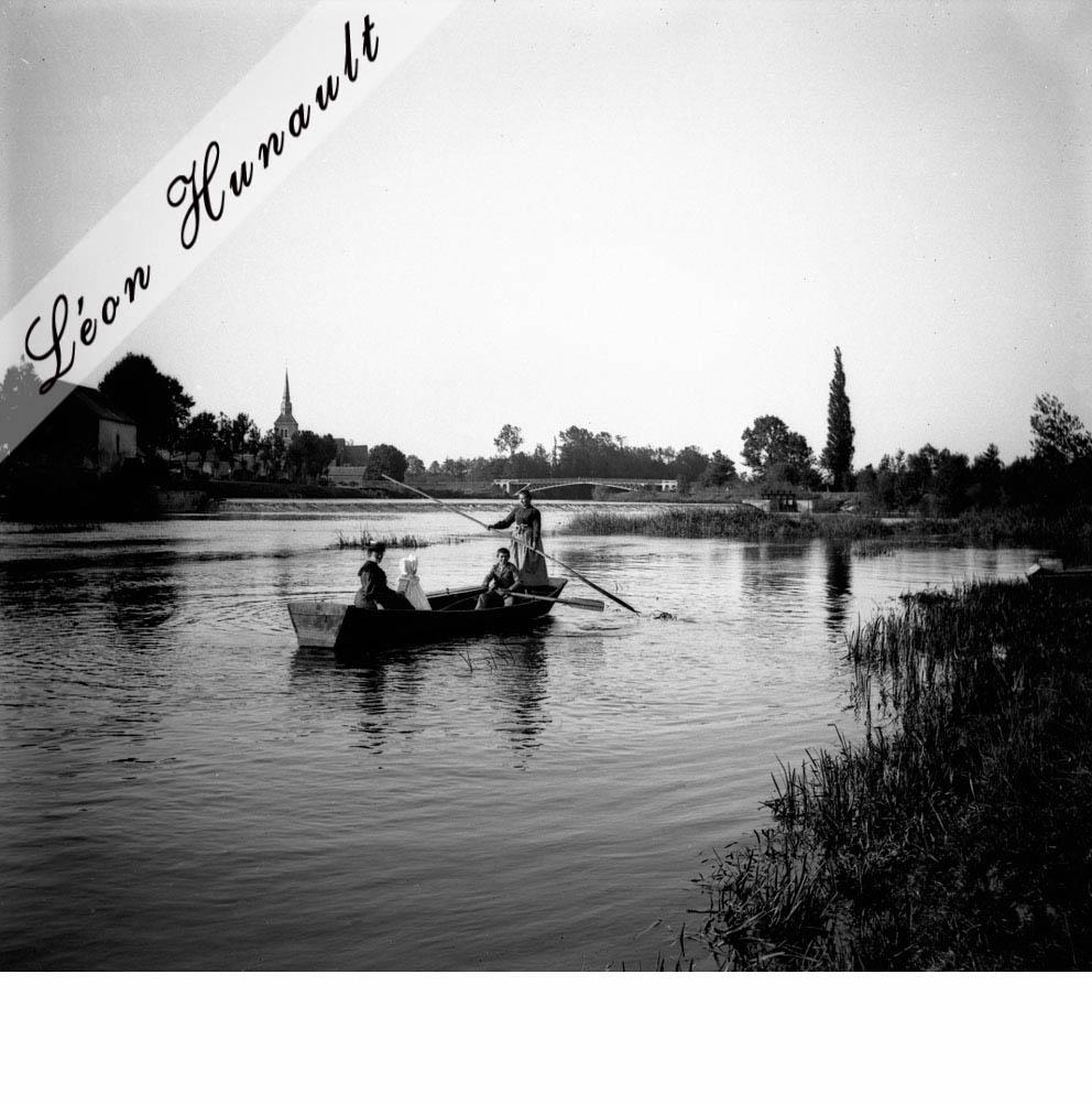 3. Promenade en bateau à Guécélard vers 1904