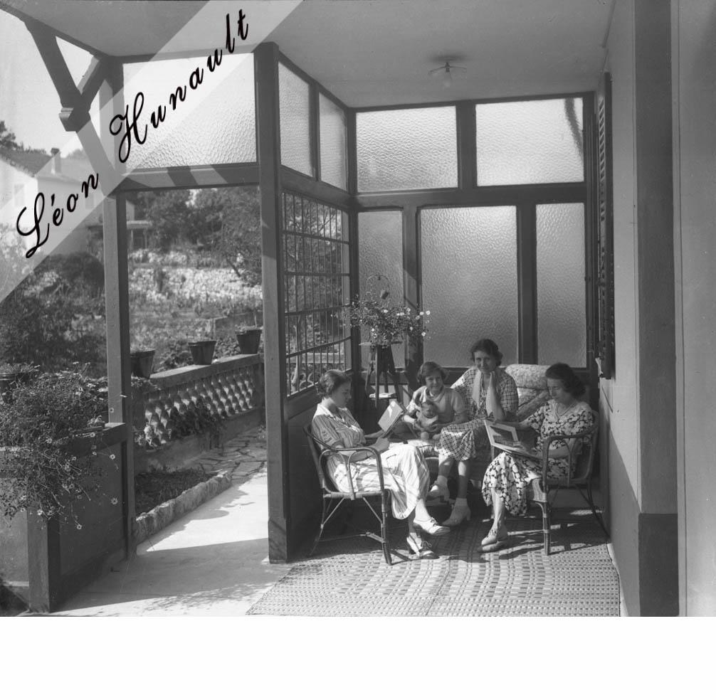 32. Lucienne, Denise, Nelly et Lucette à la Maison Rose - 1936