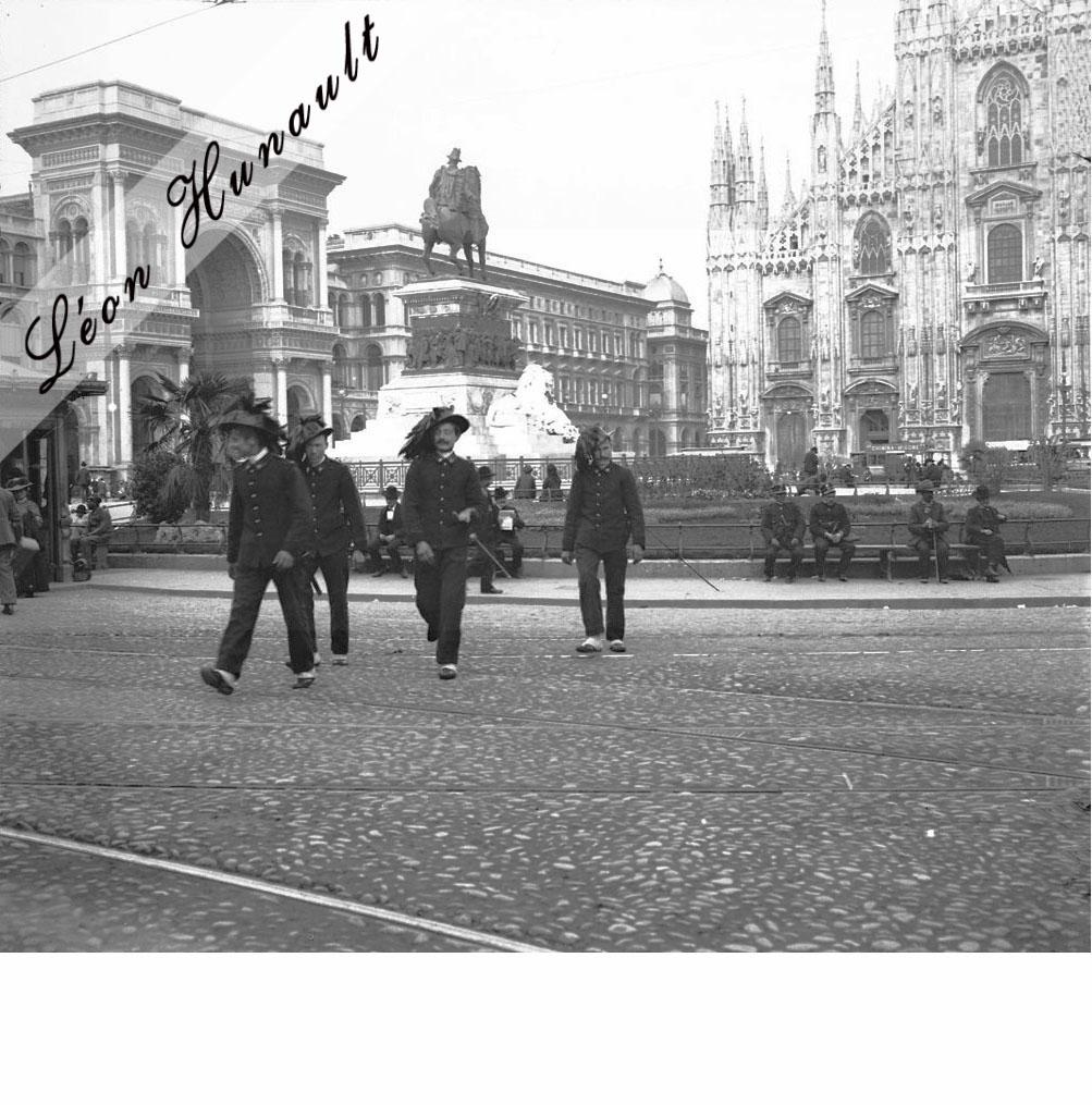 4 piazza del Duomo - monument à Victor Emmanuel II