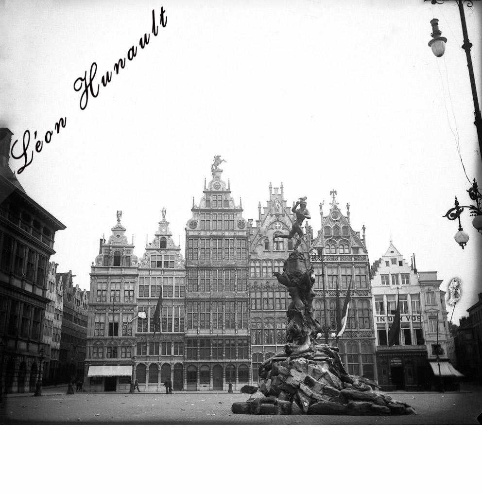 8. Vieilles maisons de la guilde sur la Grand Place  d'Anvers
